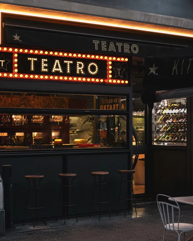 Esta semana nos tomamos un descanso, pero la próxima volvemos con las baterías recargadas y muchas ganas de recibiros. ¡Nos vemos el miércoles 23 para celebrar Sant Jordi! 🌹 Reserva en www.teatrokitchenbar.com 

・・・

Aqueasta setmana fem una pausa, però la propera tornem amb les bateries carregades i moltes ganes de rebre-us. Ens veiem dimecres 23 per celebrar #SantJordi!

・・・

This week we’re taking a break, but next week we’ll be back recharged and excited to welcome you. See you on Wednesday the 23rd to celebrate Sant Jordi!